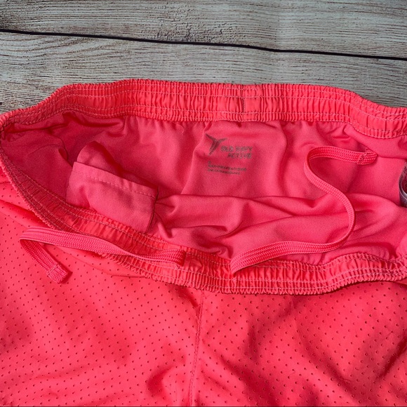 Old Navy Activewear Hot pink Workout Shorts Medium running training activewear - Picture 4 of 6